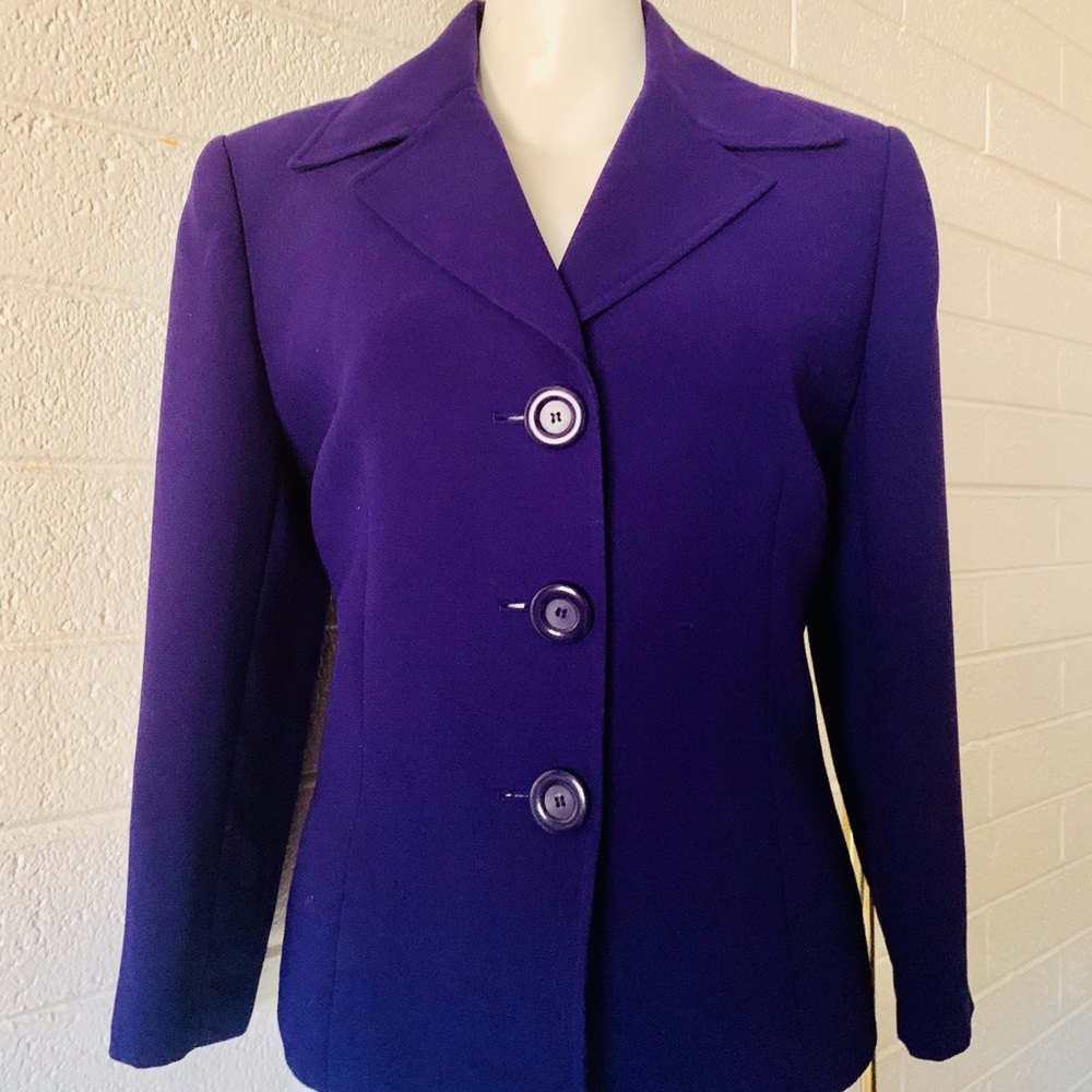 Tahari 2 Piece Suit